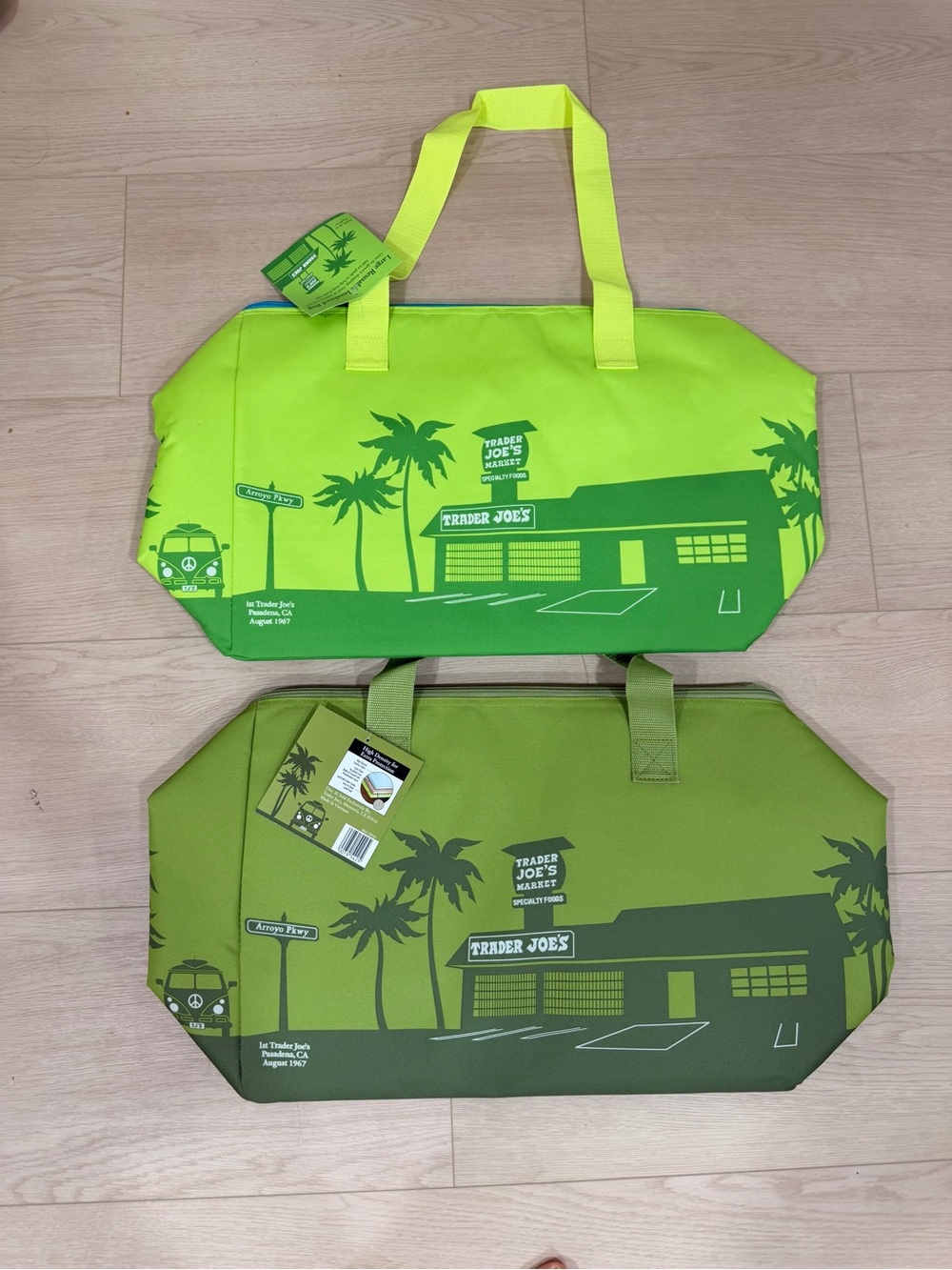 Bundle of 2 Trader Joe’s Large Reusable Insulated Bags Lime green Olive green